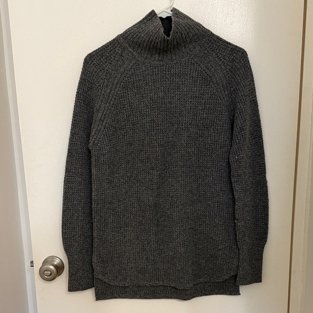 Neck neck pullover sweater